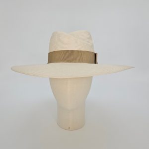 Capeline Coralie en paille parasisal