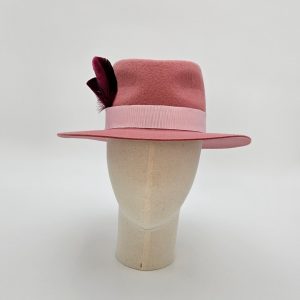 Fedora Bruno à bord moyen